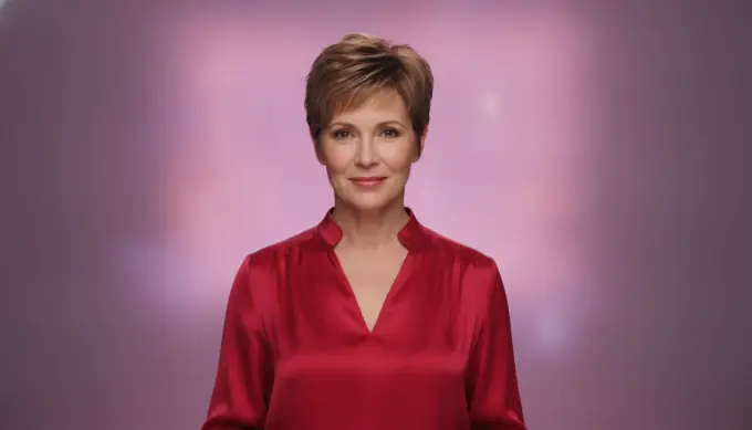 A webinar presenter in a one-minute summary video made from her hour-long webinar, with the clips ticked off